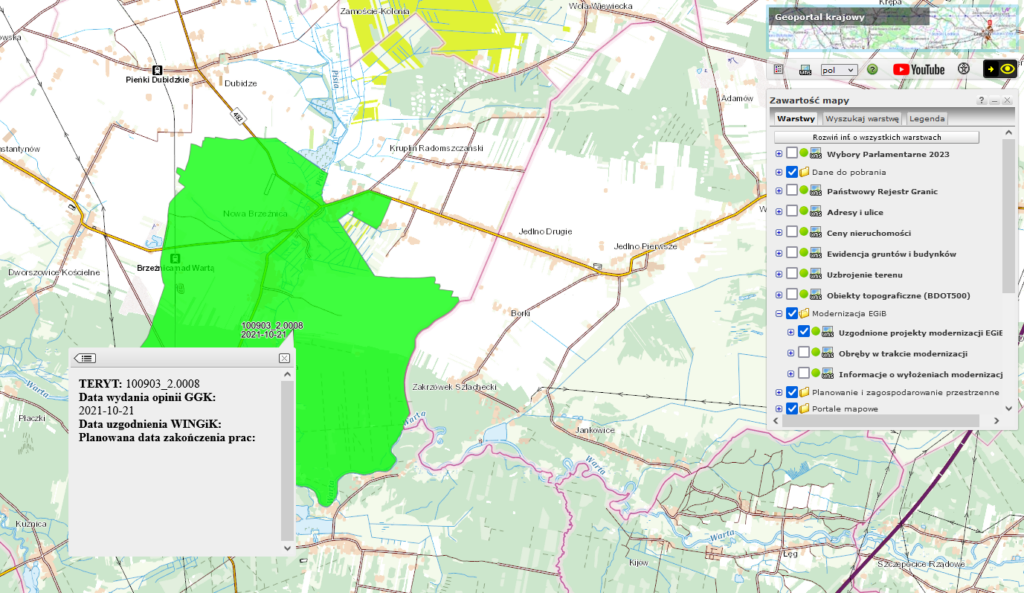 Rys2: Ilustracja przedstawia zrzut ekranu z serwisu www.geoportal.gov.pl prezentujący warstwę „Uzgodnione projekty modernizacji EGiB” w powiększeniu przedstawiającym obszar obrębu, dla którego wydano opinię do przedstawionego projektu modernizacji egib. Na rysunku widać identyfikator tego obrębu oraz datę wydania opinii.